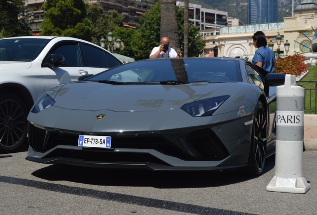 Lamborghini Aventador S LP740-4