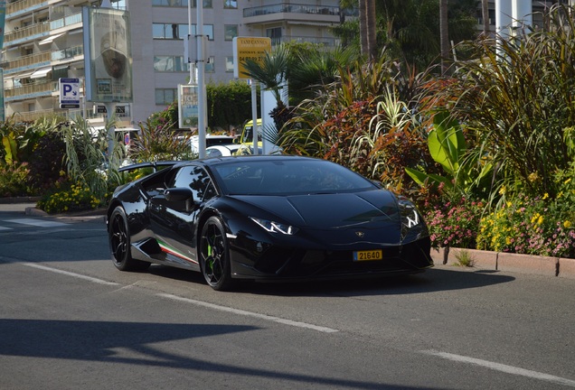 Lamborghini Huracán LP640-4 Performante