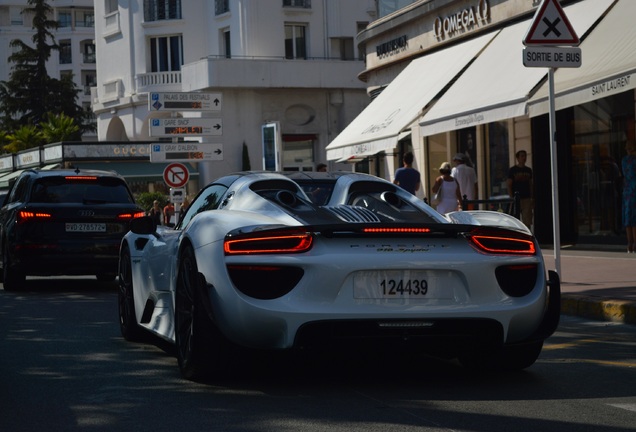 Porsche 918 Spyder Weissach Package