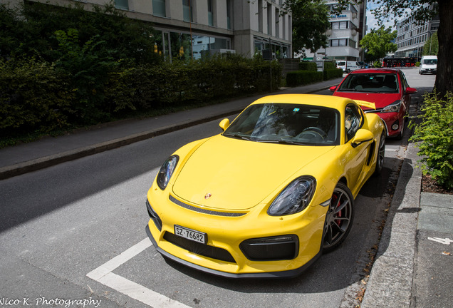 Porsche 981 Cayman GT4