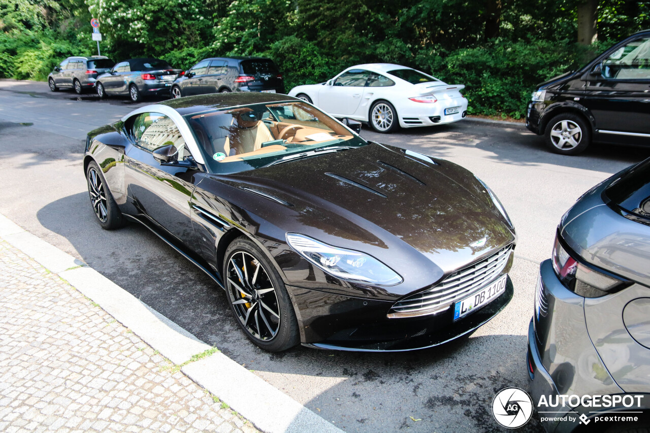 Aston Martin DB11