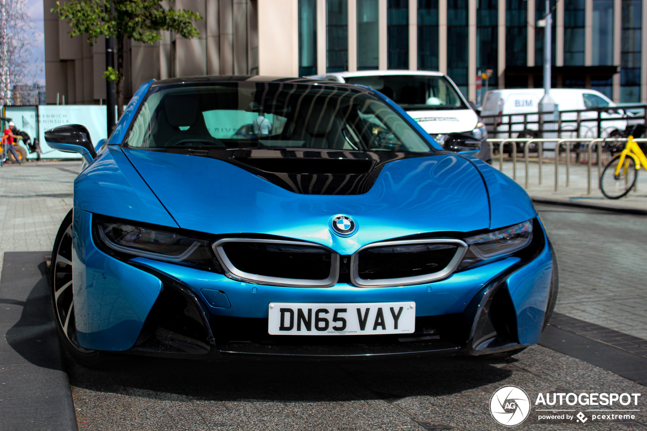 BMW i8