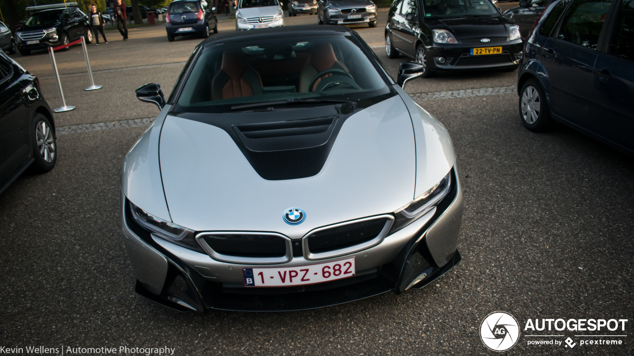 BMW i8 Roadster