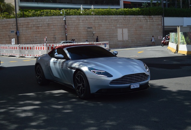 Aston Martin DB11 V8 Volante