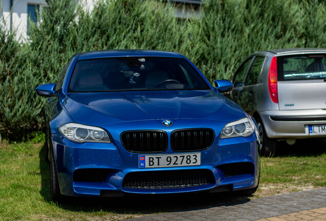 BMW M5 F10 2011