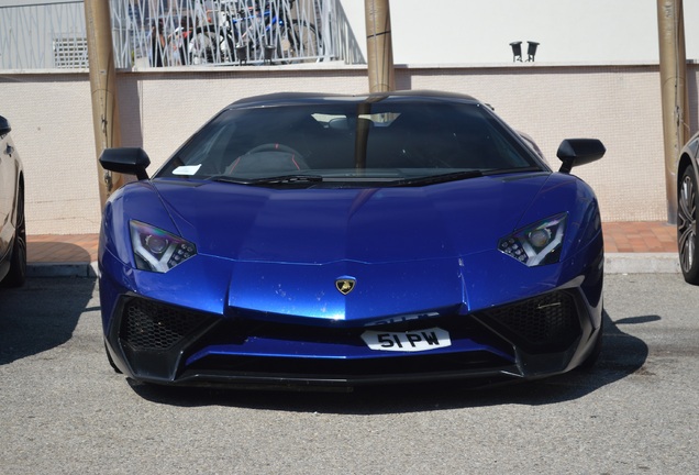 Lamborghini Aventador LP750-4 SuperVeloce Roadster