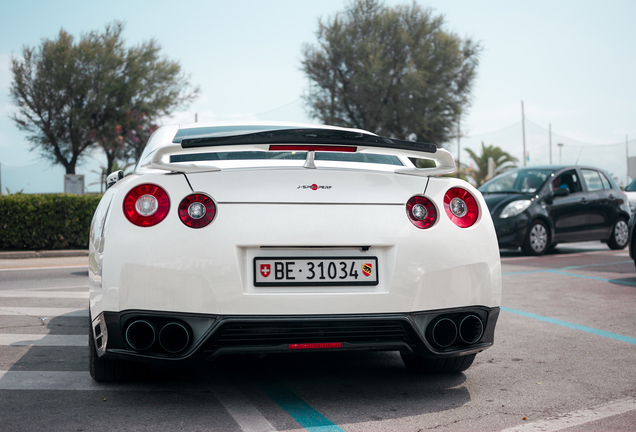 Nissan GT-R J-SPEC PERF