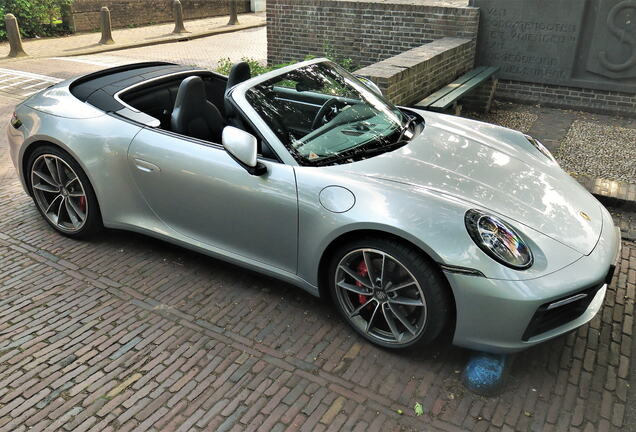 Porsche 992 Carrera 4S Cabriolet