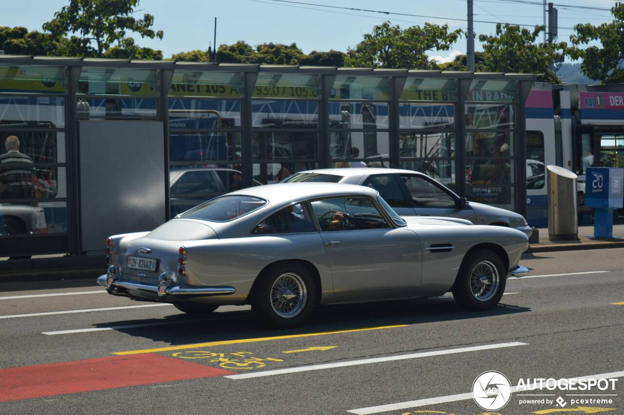 Aston Martin DB4