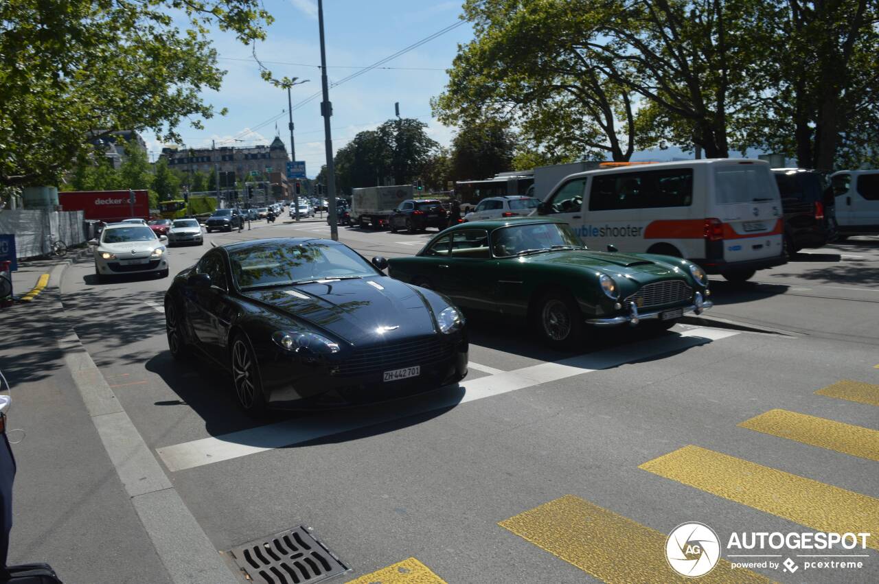 Aston Martin V8 Vantage 2012