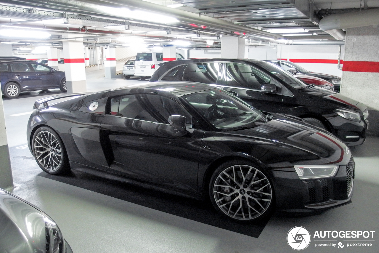 Audi R8 V10 Plus 2015