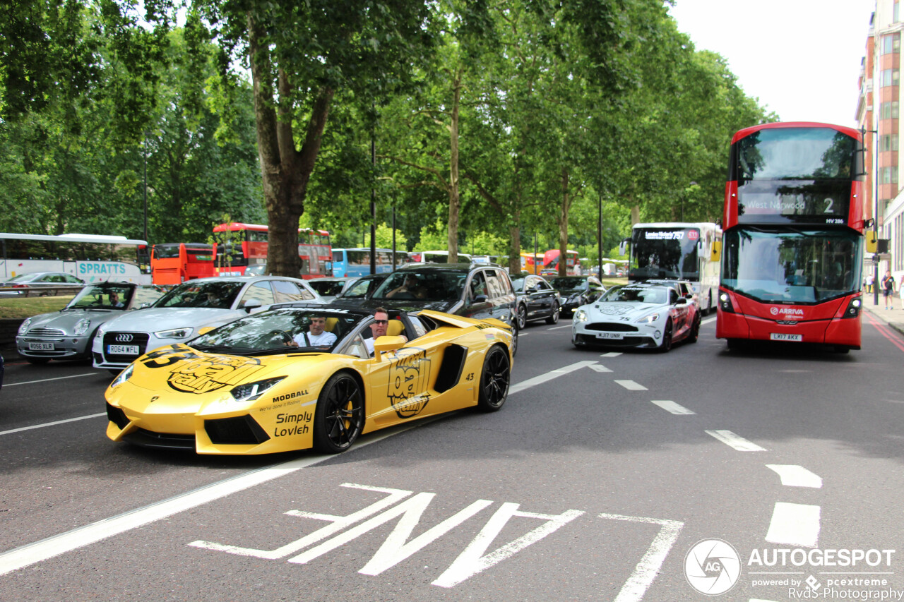 Lamborghini Aventador LP700-4 Roadster