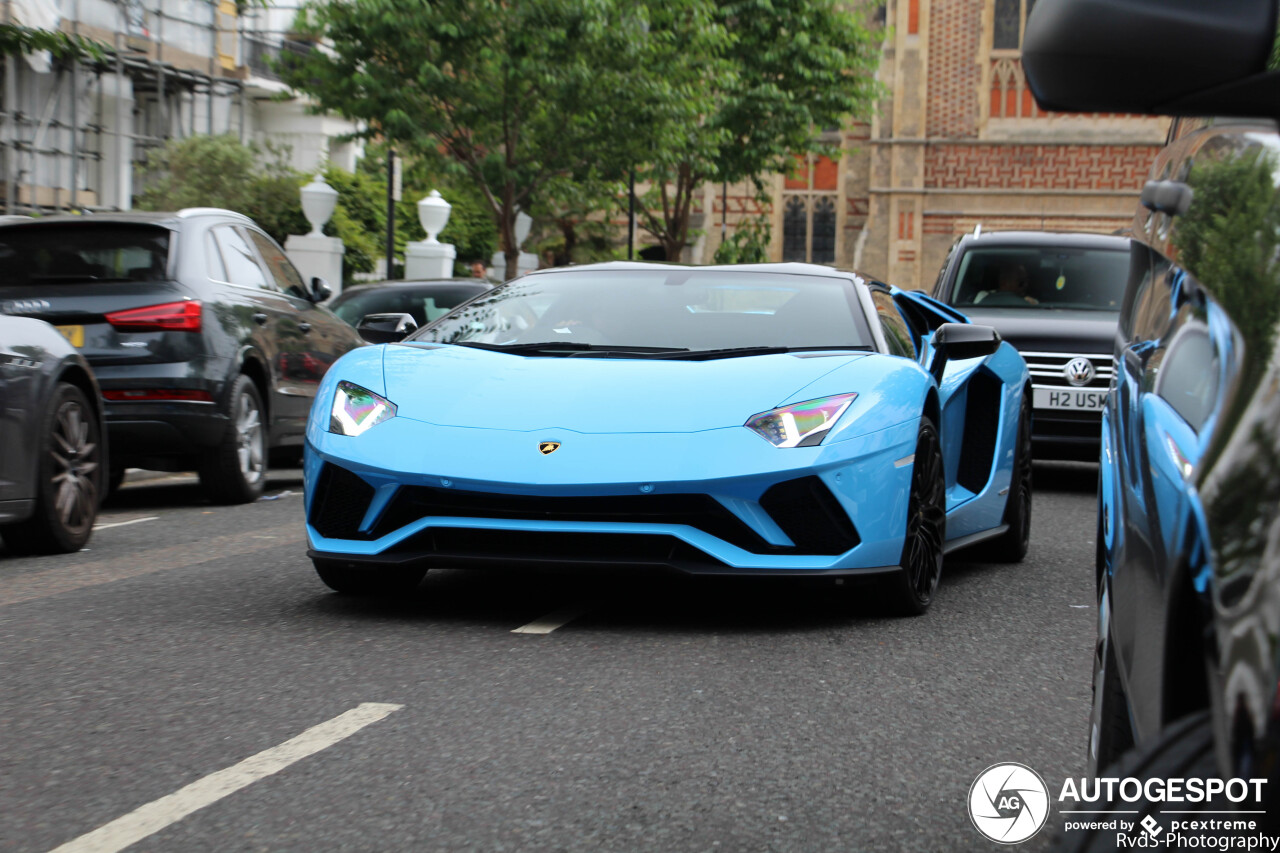 Lamborghini Aventador S LP740-4 Roadster