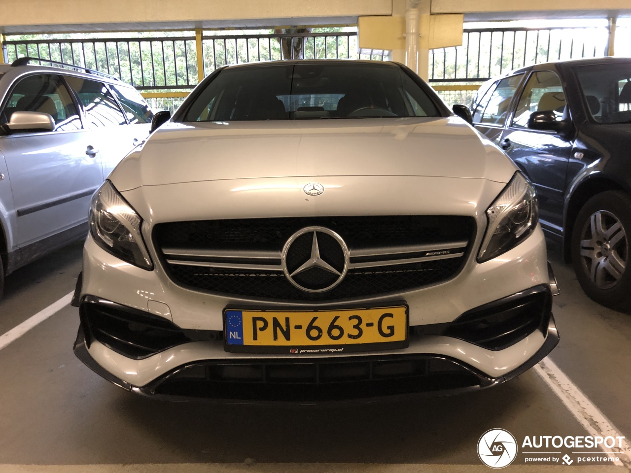 Mercedes-AMG A 45 W176 2015