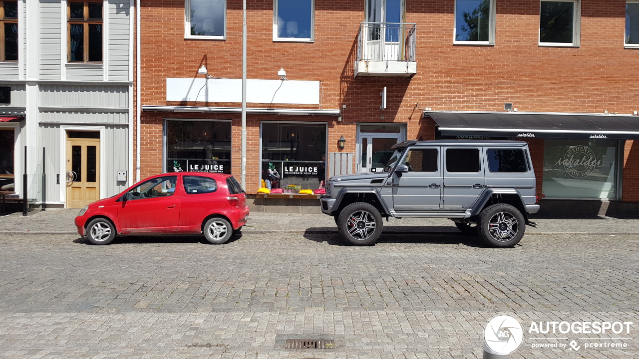 Mercedes-Benz G 500 4X4²