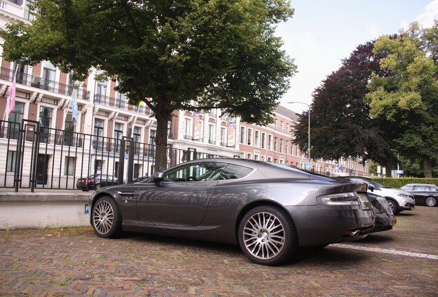 Aston Martin DB9 2010