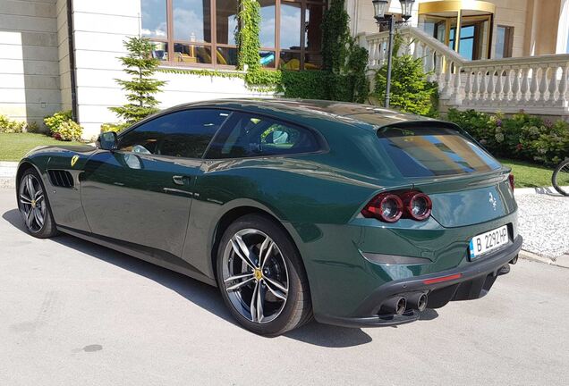 Ferrari GTC4Lusso