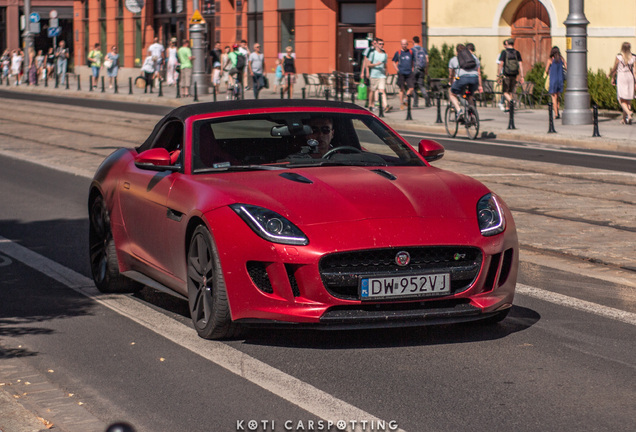 Jaguar F-TYPE R Convertible