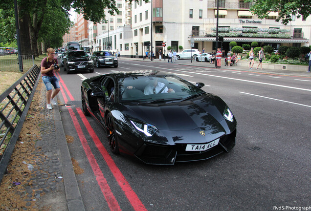 Lamborghini Aventador LP700-4