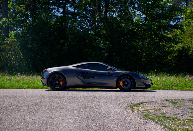 McLaren 570S