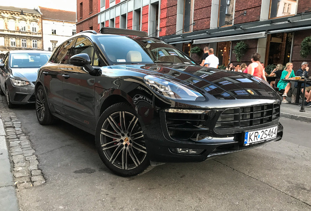 Porsche 95B Macan GTS