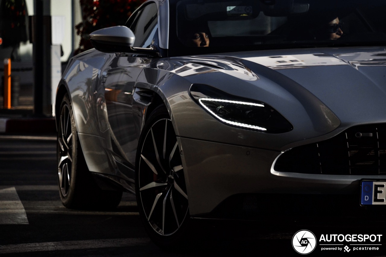 Aston Martin DB11 V8