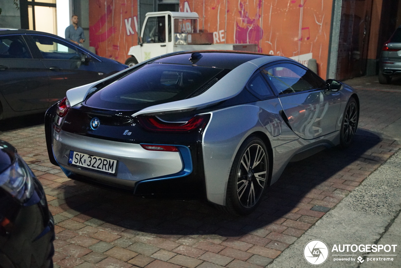 BMW i8