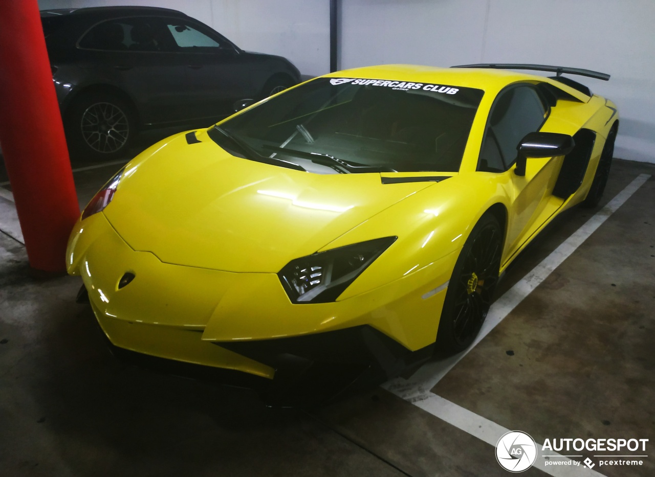 Lamborghini Aventador LP750-4 SuperVeloce