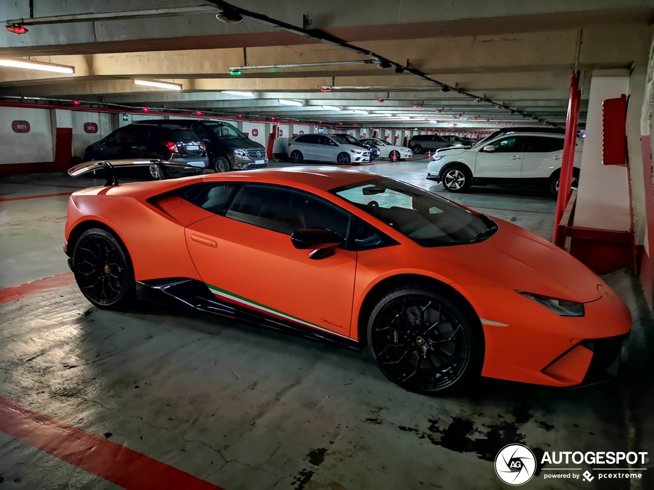 Lamborghini Huracán LP640-4 Performante