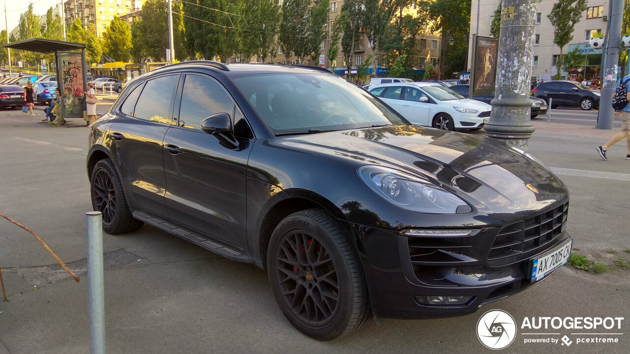 Porsche 95B Macan GTS