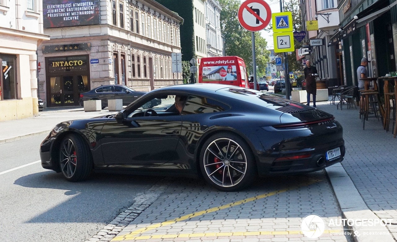 Porsche 992 Carrera 4S