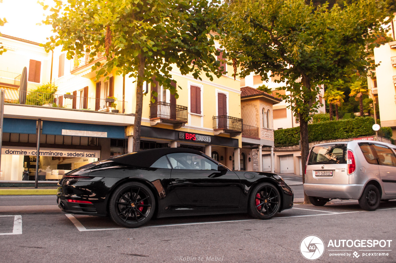 Porsche 992 Carrera 4S Cabriolet