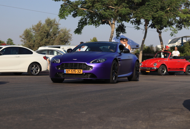 Aston Martin V8 Vantage 2012