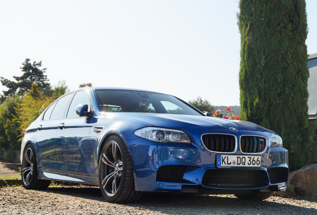 BMW M5 F10 2011