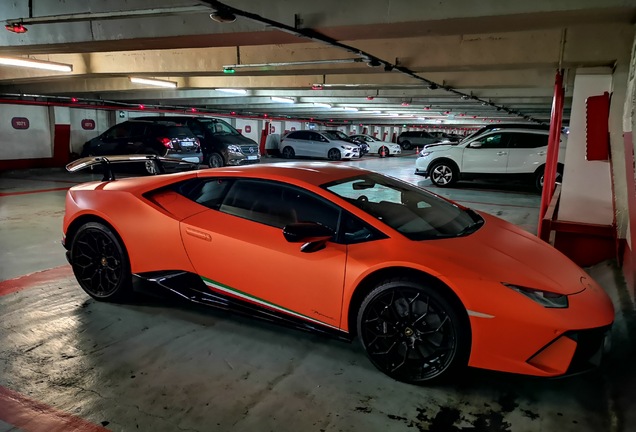 Lamborghini Huracán LP640-4 Performante