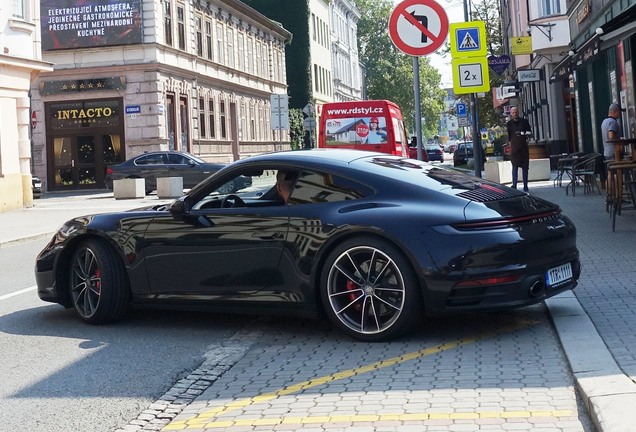 Porsche 992 Carrera 4S