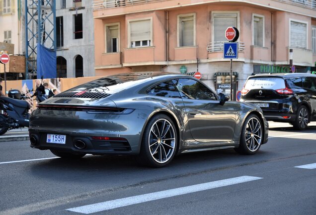 Porsche 992 Carrera 4S