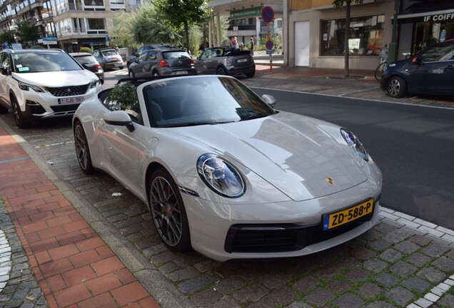 Porsche 992 Carrera 4S Cabriolet