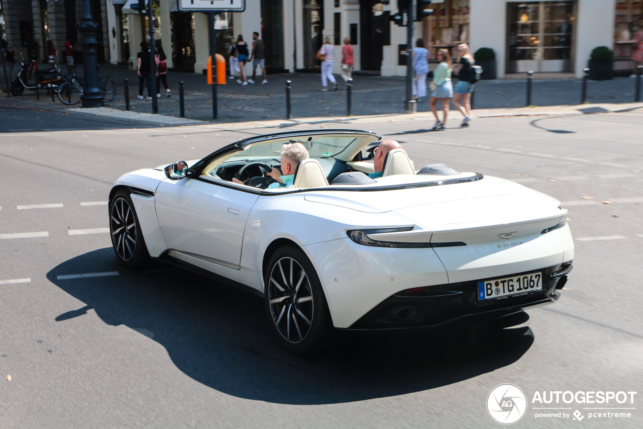 Aston Martin DB11 V8 Volante