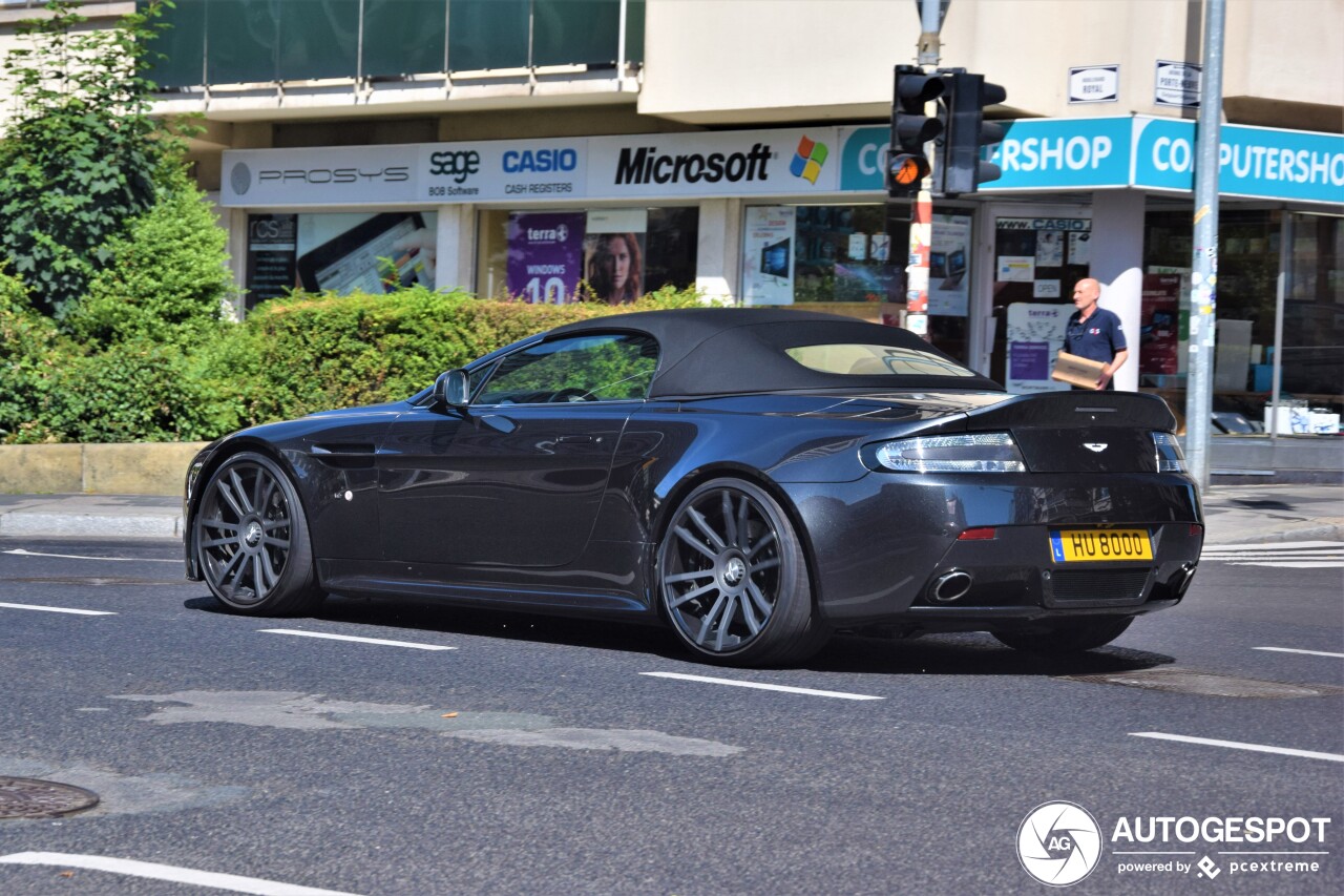 Aston Martin V12 Vantage Roadster