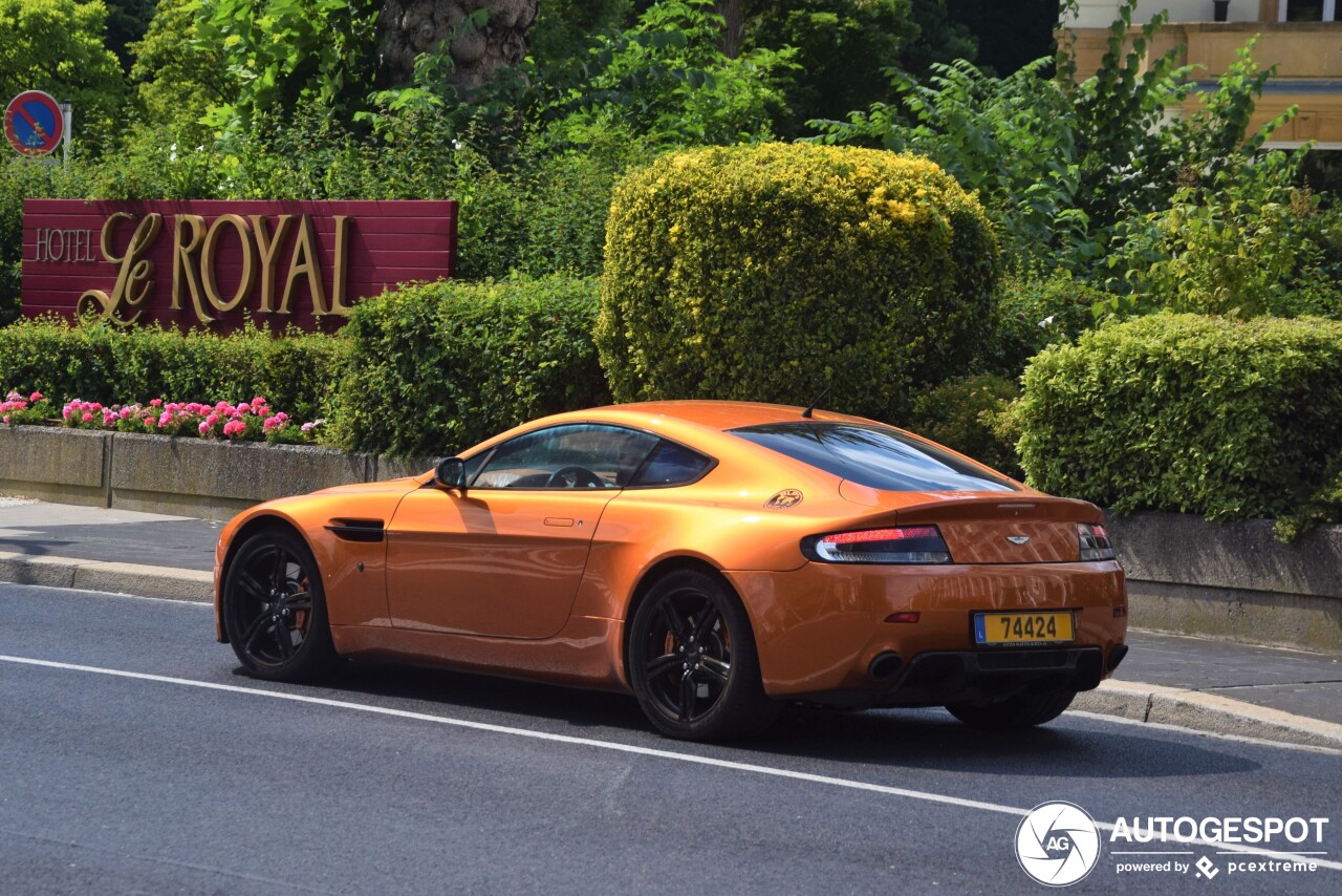 Aston Martin V8 Vantage 2012