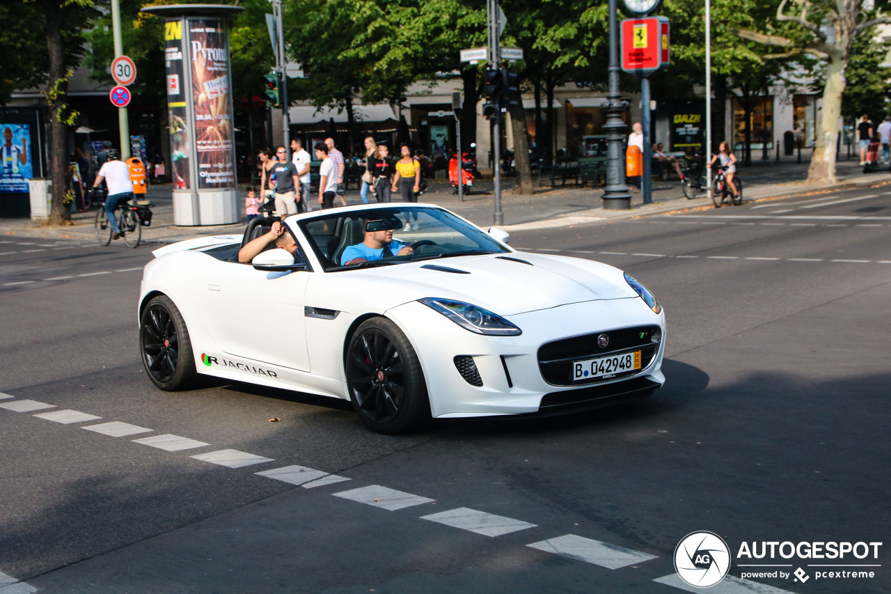 Jaguar F-TYPE R Convertible