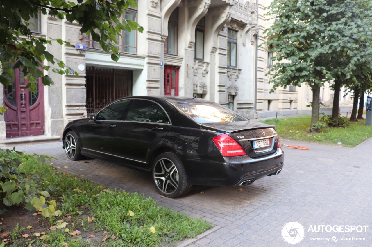 Mercedes-Benz S 63 AMG W221 2011