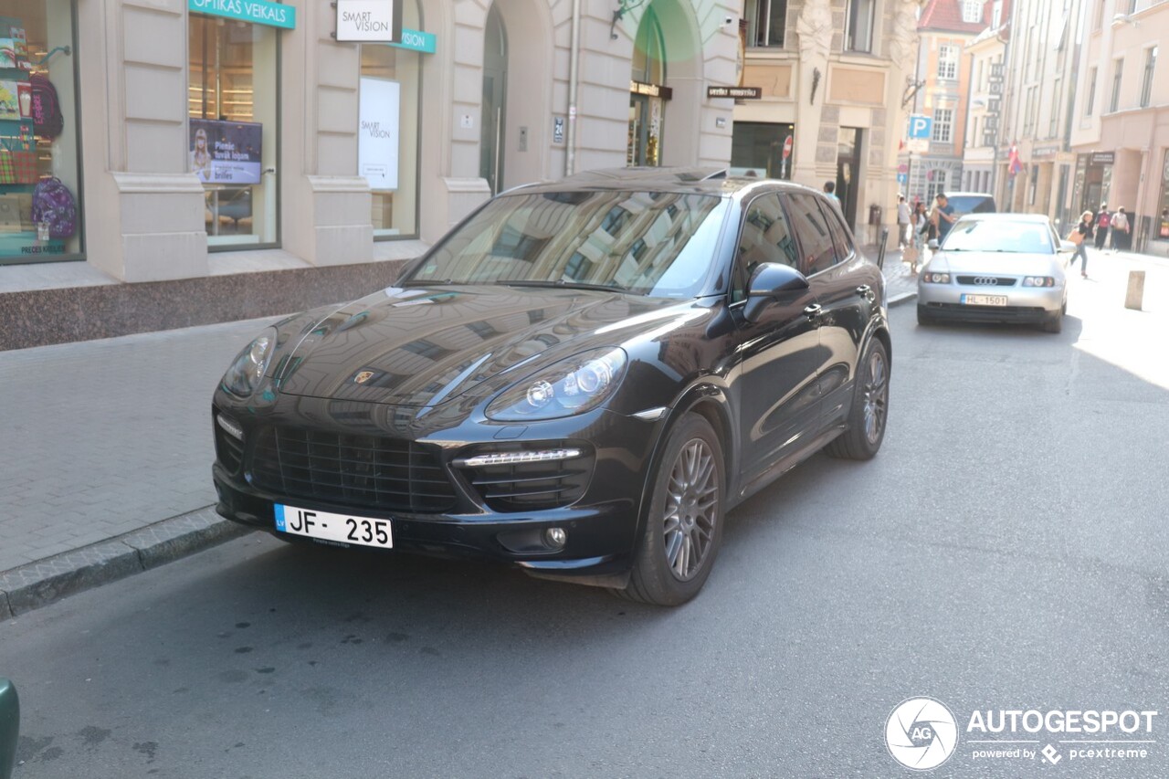 Porsche 958 Cayenne GTS