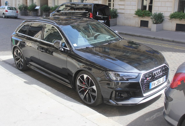 Audi RS4 Avant B9