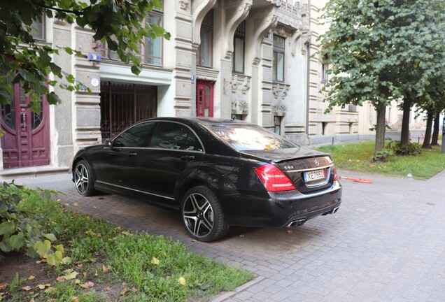 Mercedes-Benz S 63 AMG W221 2011