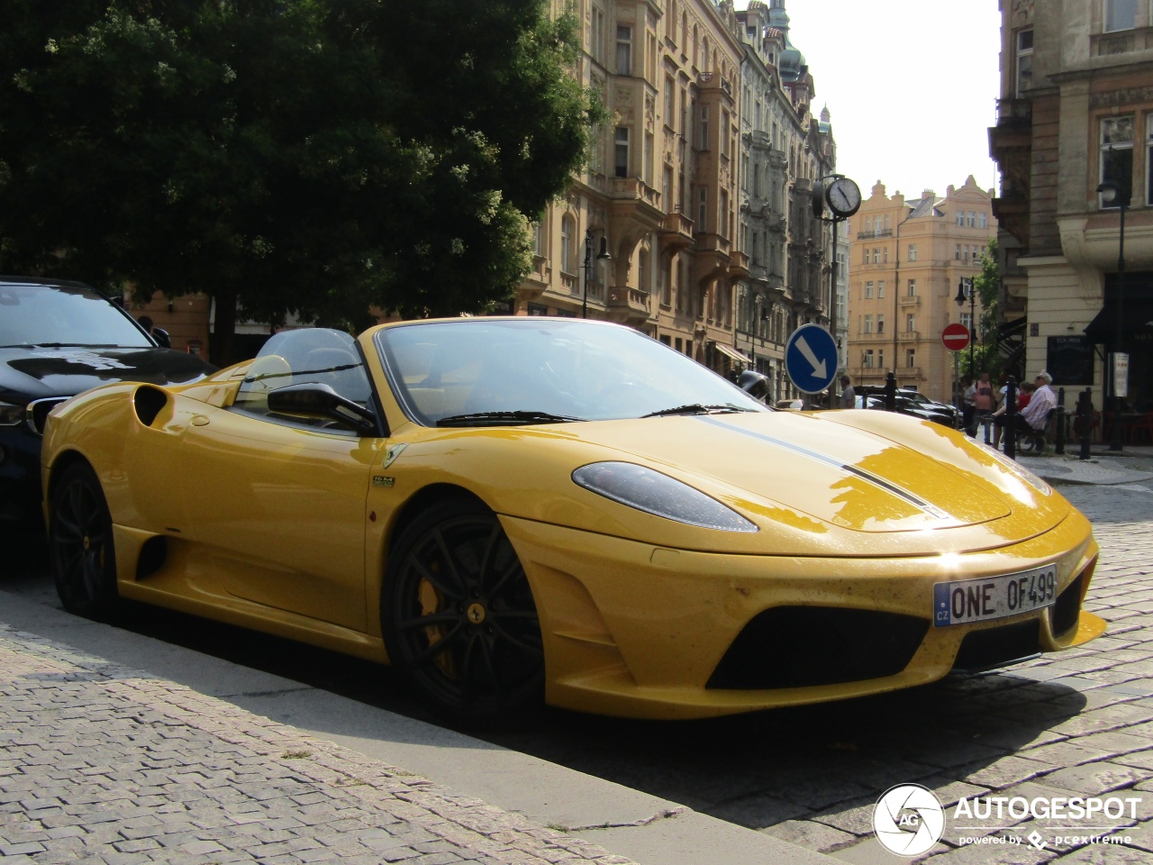 Ferrari Scuderia Spider 16M