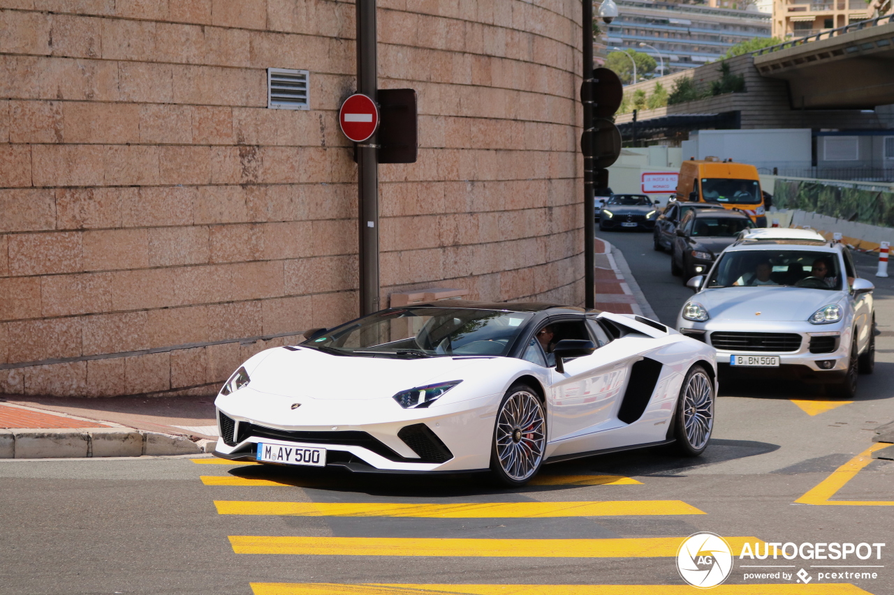 Lamborghini Aventador S LP740-4 Roadster