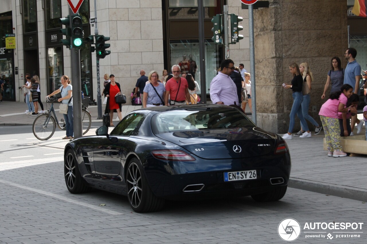 Mercedes-Benz SLS AMG