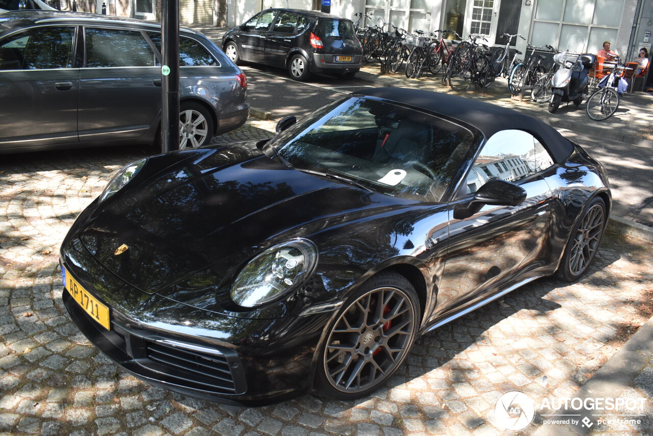 Porsche 992 Carrera 4S Cabriolet